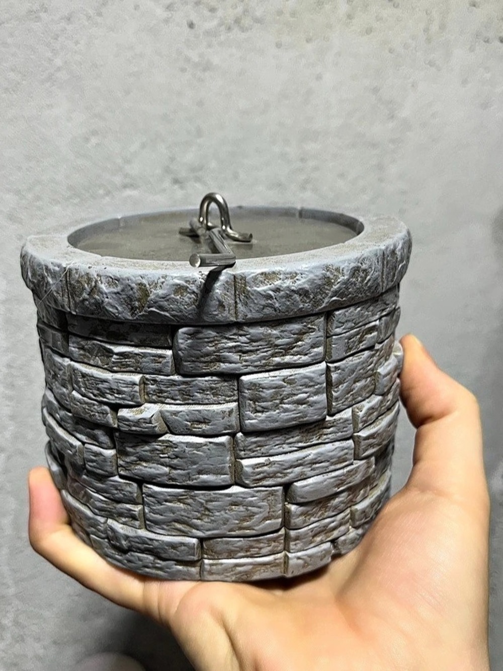 Tabletop fire pit brick style with lid